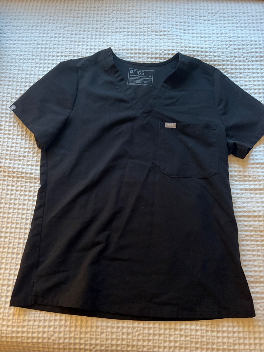 Figs Men's Black Short Sleeve V-Neck Scrub Top
